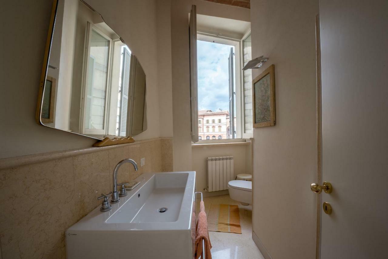 La Residenza In Piazza Grande Apartment โฟลีโญ ภายนอก รูปภาพ