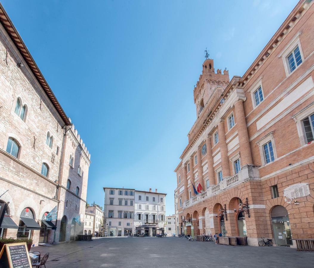 La Residenza In Piazza Grande Apartment โฟลีโญ ภายนอก รูปภาพ